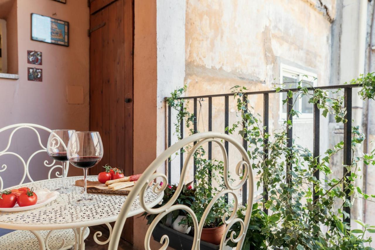 Domus Quiritum Charming, Appartamento D'Epoca A Campo De' Fiori ローマ エクステリア 写真