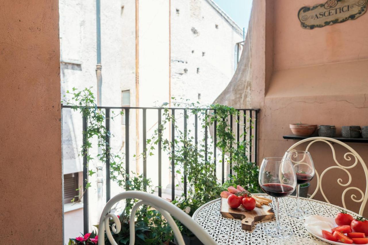 Domus Quiritum Charming, Appartamento D'Epoca A Campo De' Fiori ローマ エクステリア 写真